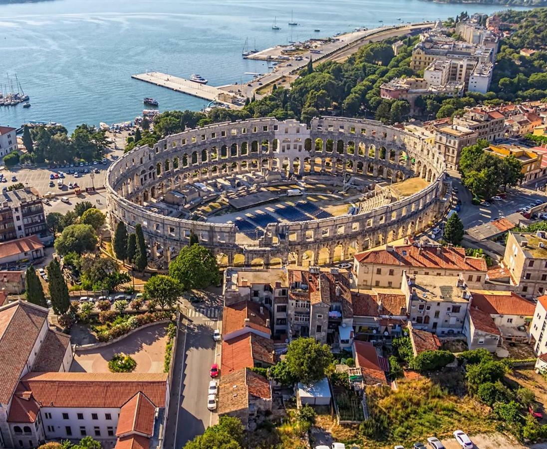 Business Appartements "Villa Muenz" Pula Dış mekan fotoğraf